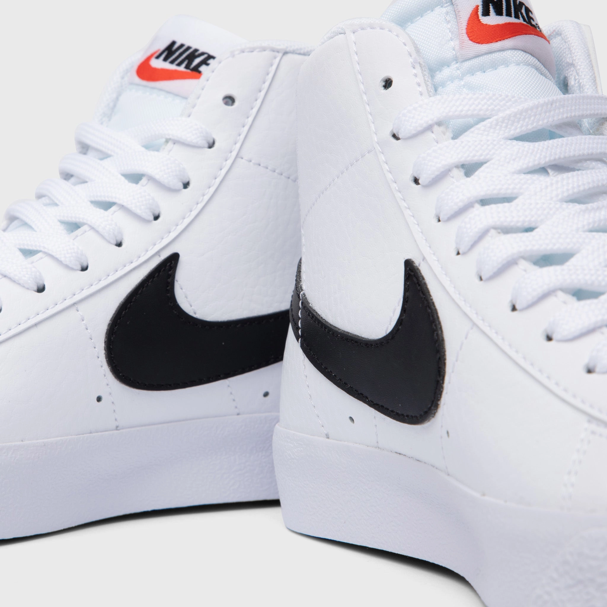 Nike Blazer Mid '77 GS White / Black - Team Orange