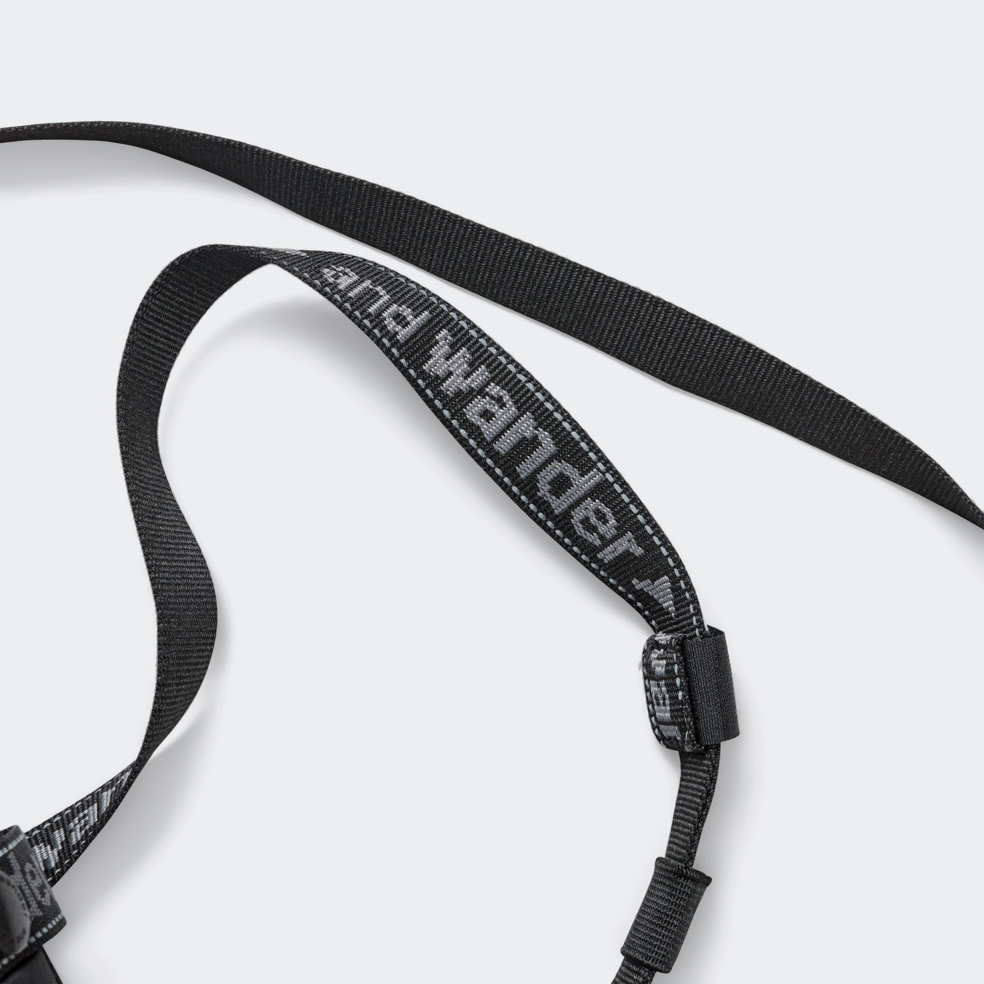 Padded Chalk Pouch x and wander - Black