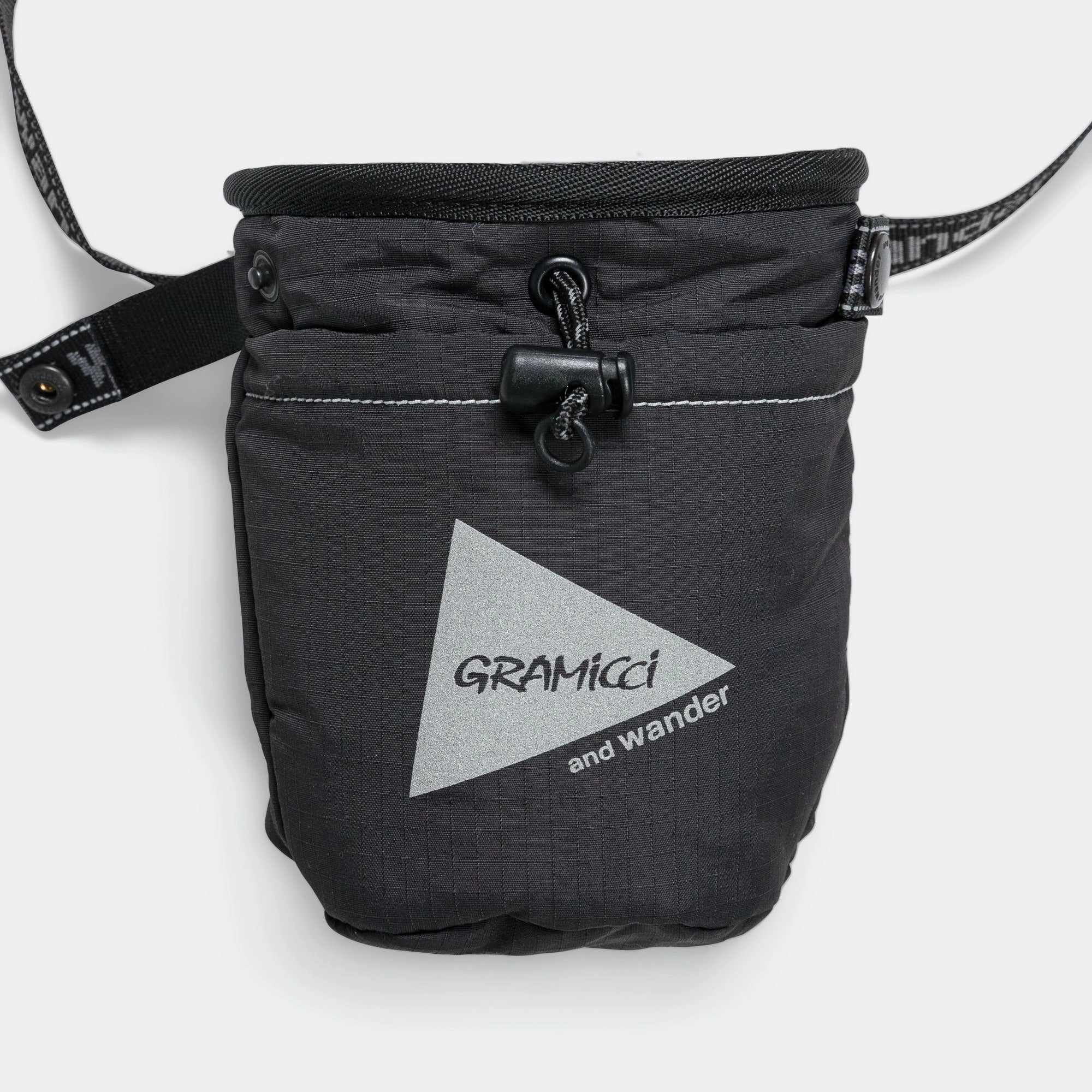Padded Chalk Pouch x and wander - Black