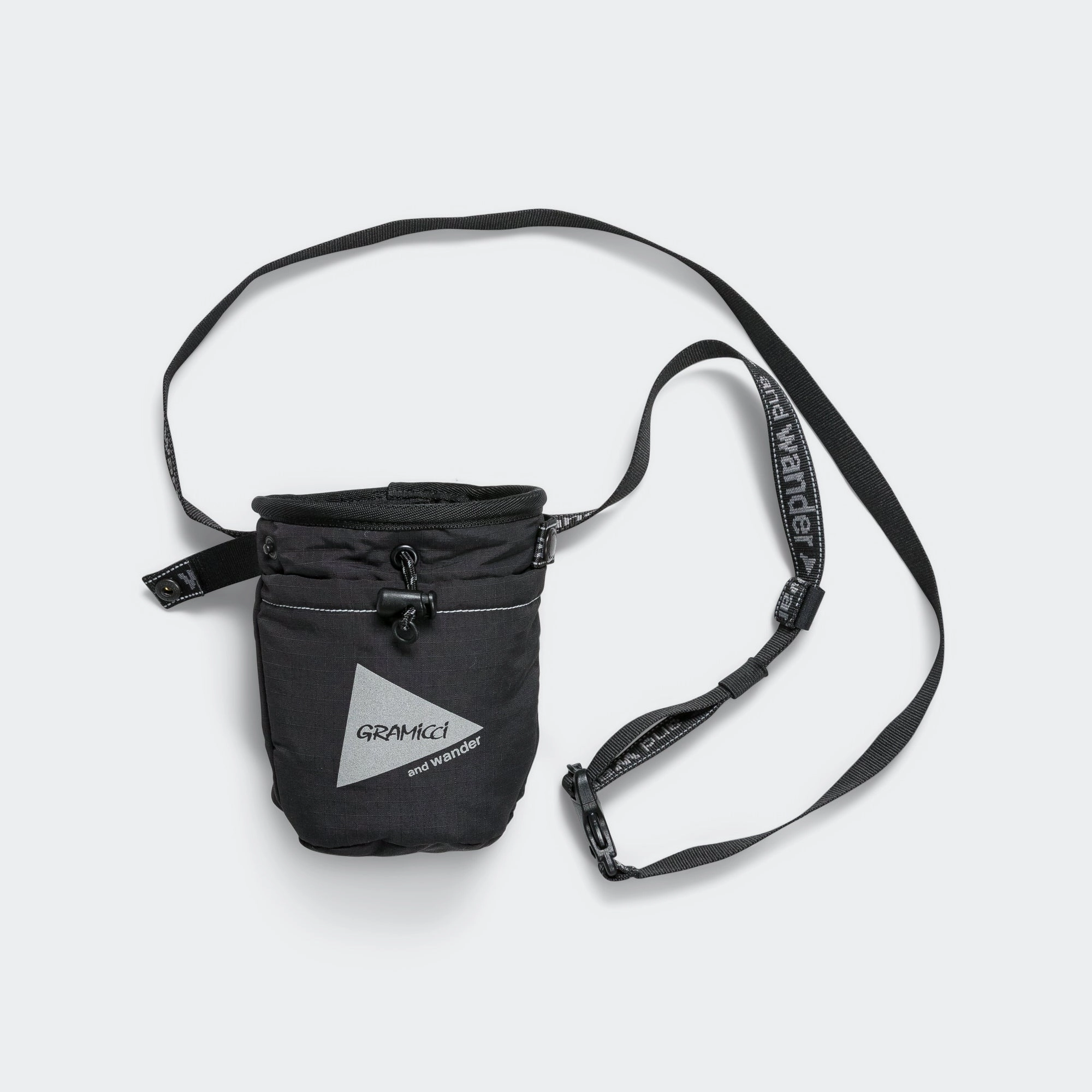 Padded Chalk Pouch x and wander - Black